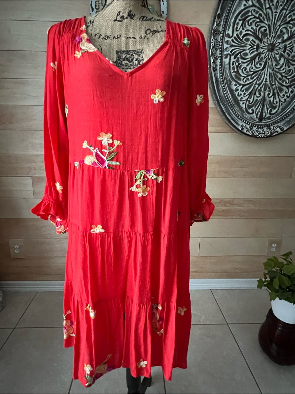 Olive Hill Orange Red Embroidered Floral Tiered V-Neck Dress Size Large